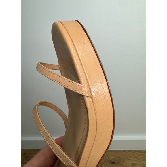 NWOT Larroudé Gio Sandal In Tan Beige Leather Block Heel Strappy, Size 9.5 - Picture 3 of 10